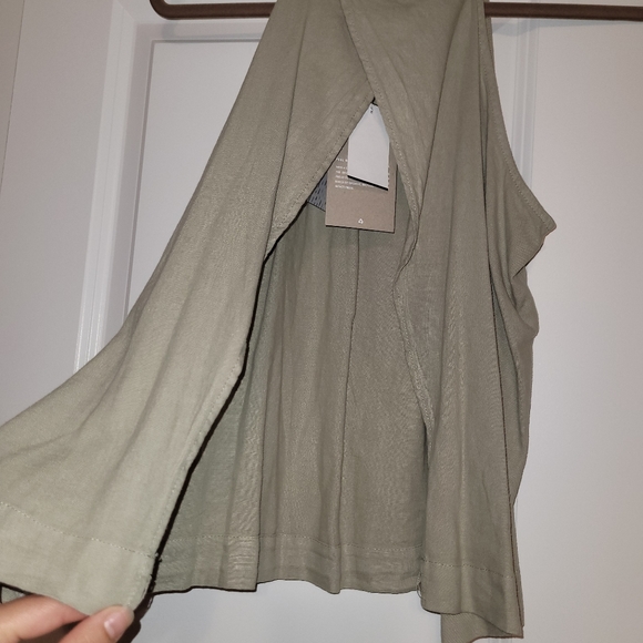 Thread and Supply Split back tank - Picture 3 of 3